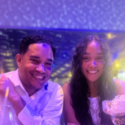 ลูกค้ารับรองเหนือเต็นท์โดม